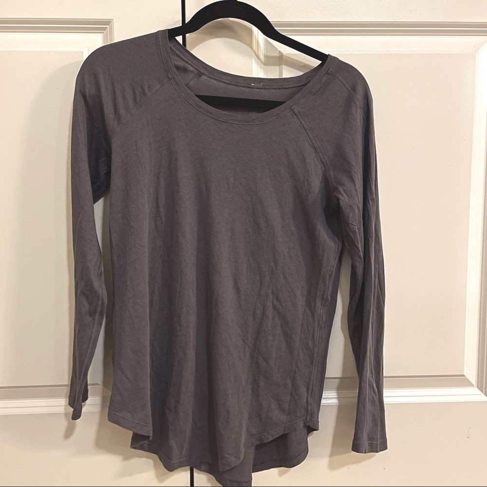 lululemon gray long sleeve shirt, size 4